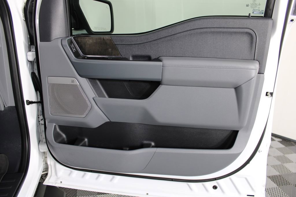 Used 2023 Ford F150 Lariat w/ Trailer Tow Package image 34