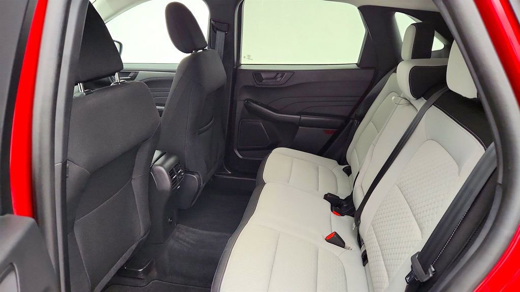 Used 2025 Ford Escape Active w/ Cold Weather Package image 18