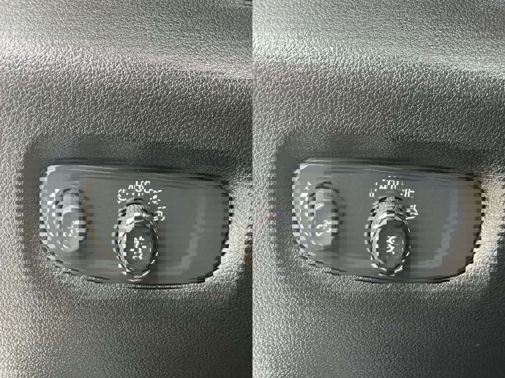 Certified 2023 Chevrolet Traverse Premier image 30