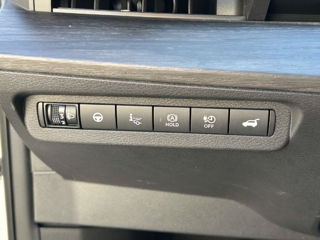 Used 2023 Nissan Ariya FWD image 17