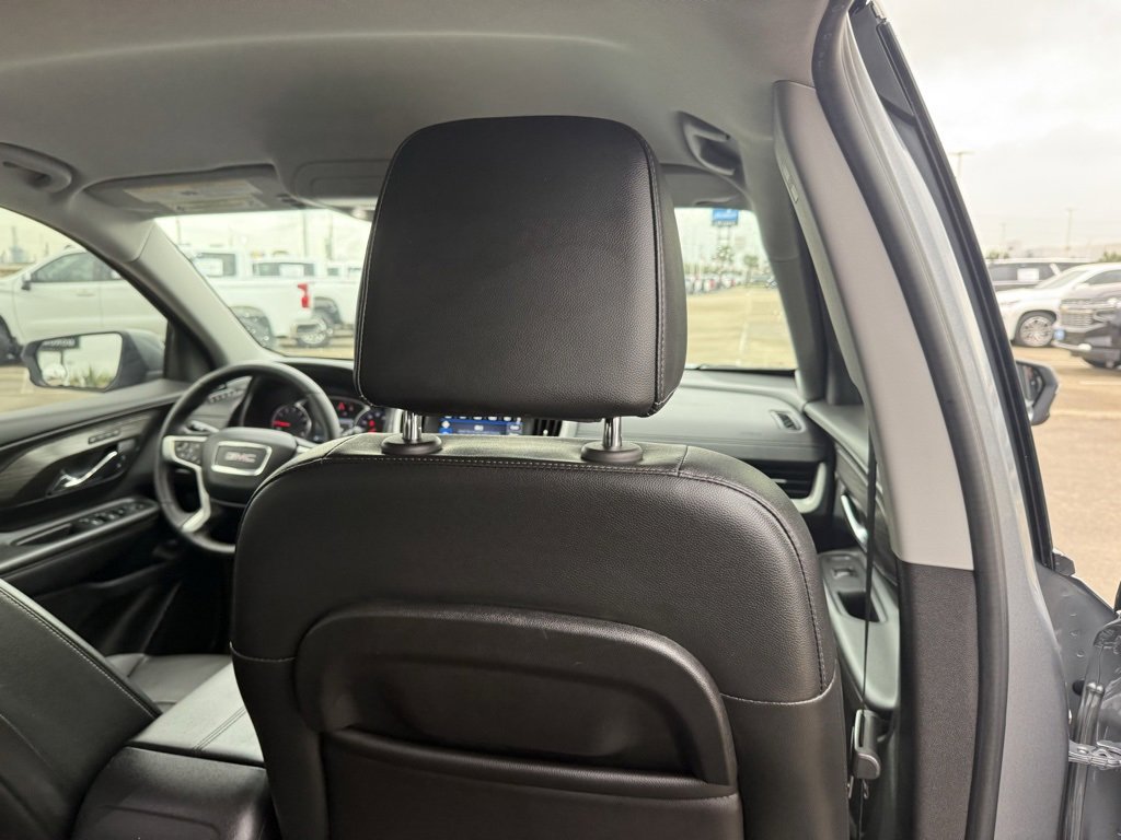 Used 2024 GMC Terrain SLT image 39