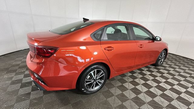 Used 2022 Kia Forte LXS FWD image 2