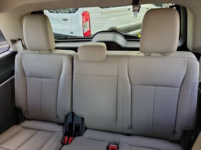 Used 2020 Ford Expedition XLT w/ Equipment Group 202A RWD image 12