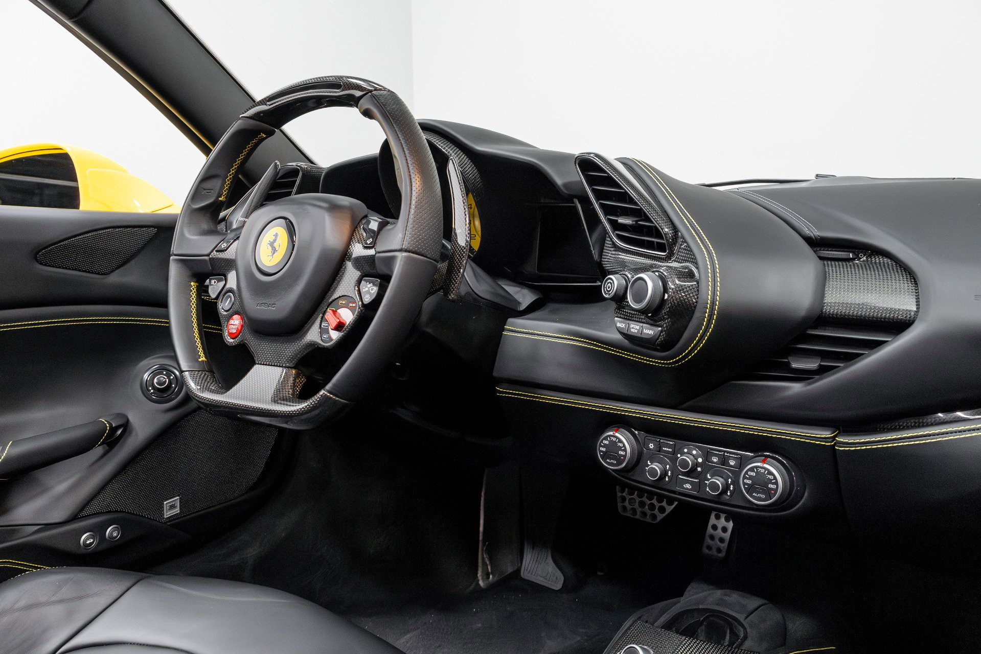 Used 2017 Ferrari 488 Spider image 28