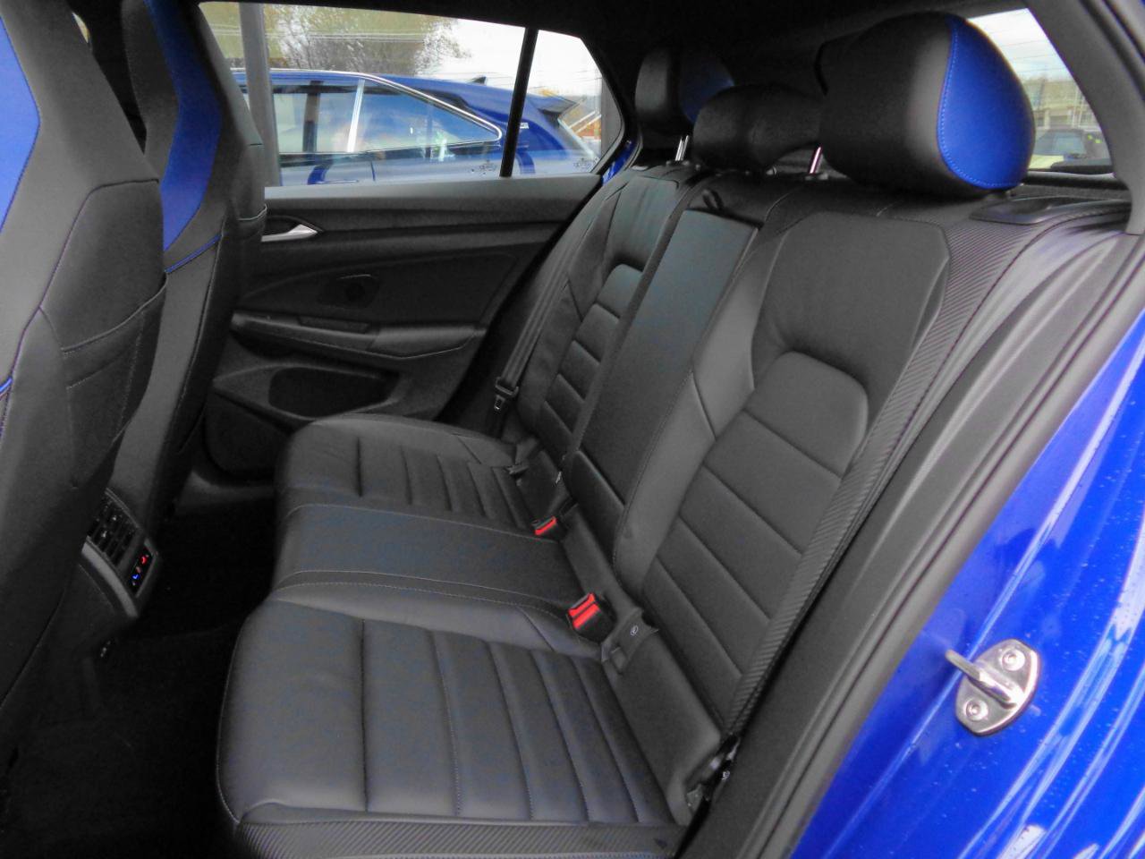 Used 2022 Volkswagen Golf R image 18