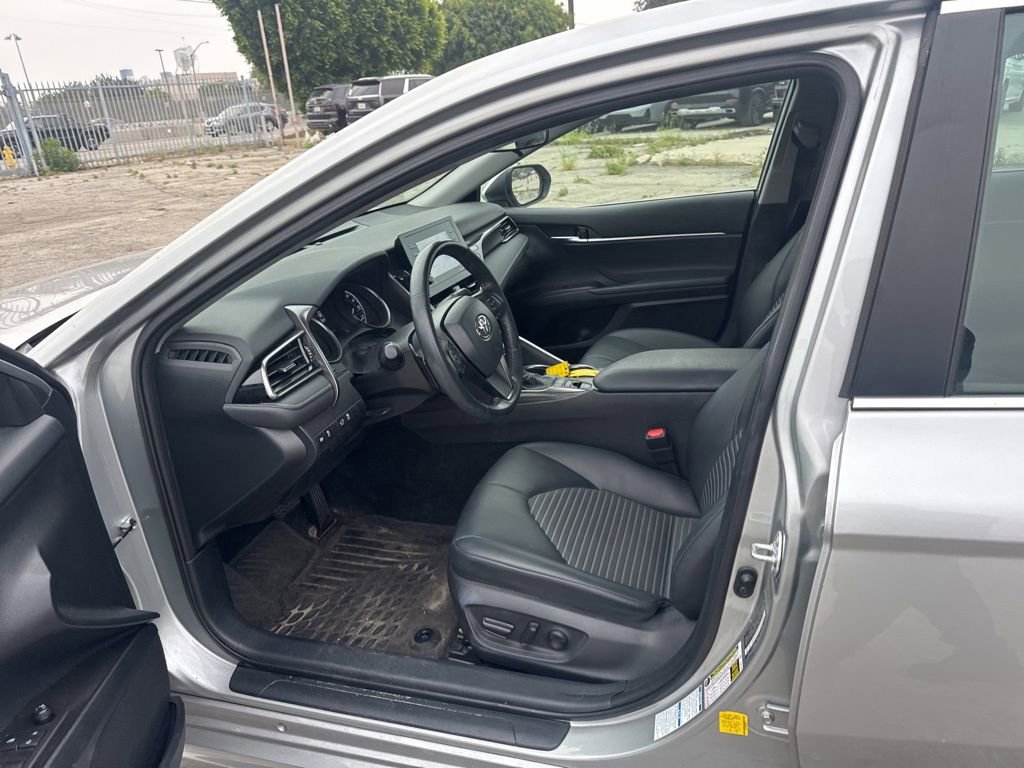 Used 2022 Toyota Camry SE image 16
