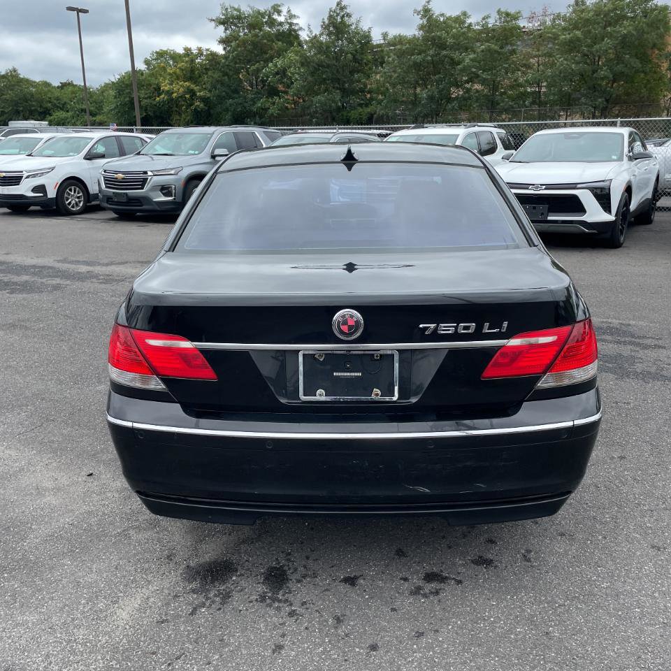 Used 2007 BMW 750i RWD image 14