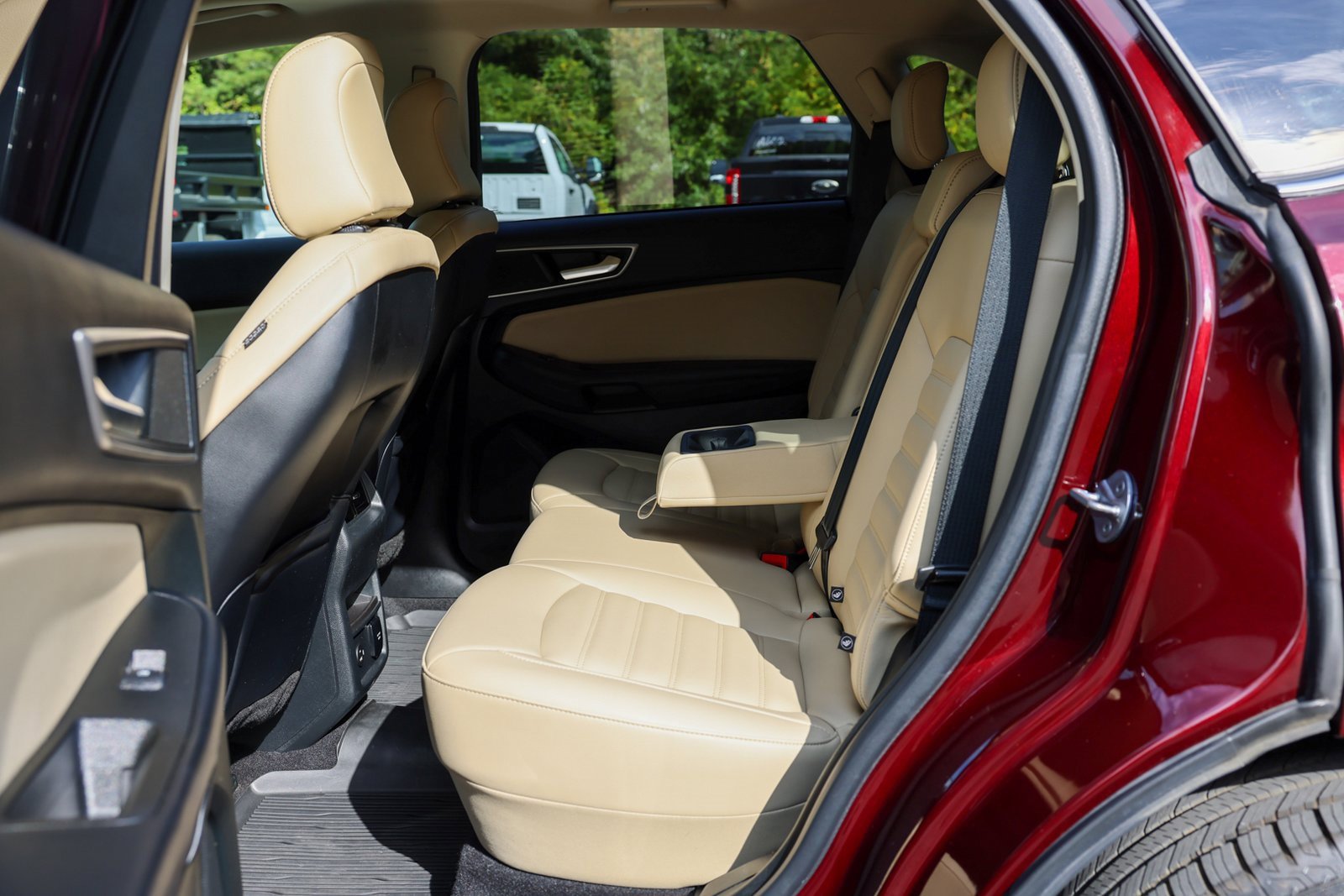 Used 2022 Ford Edge SEL w/ Convenience Package image 17