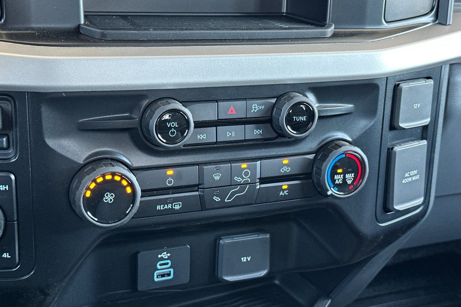 New 2025 Ford F350 XL w/ XL Chrome Package image 18