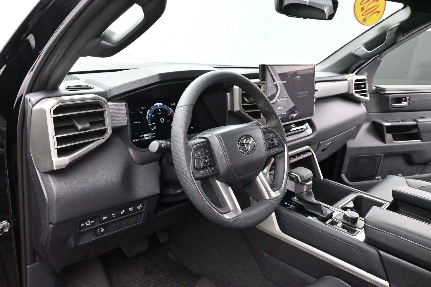 Used 2026 Toyota Tundra Limited AWD/4WD image 12