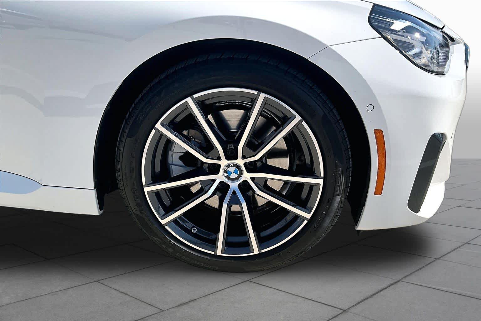 Used 2024 BMW 230i Coupe w/ Premium Package RWD image 9