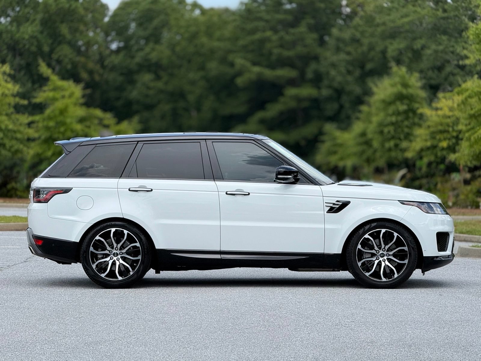 Used 2018 Land Rover Range Rover Sport HSE AWD/4WD image 12