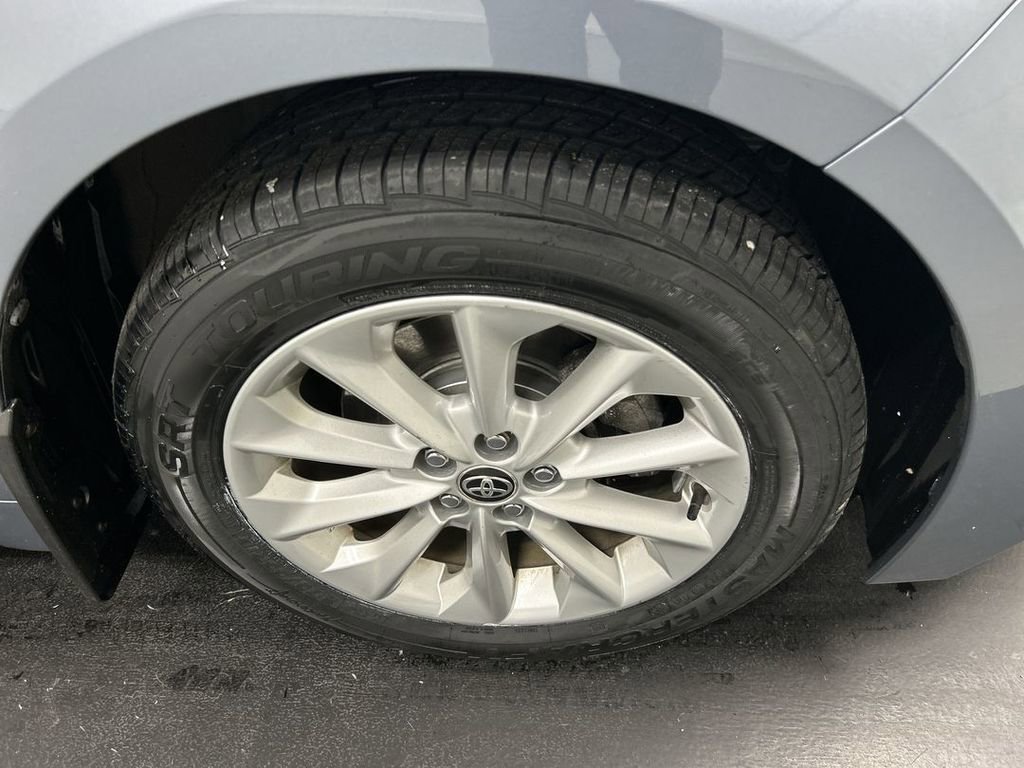 Used 2021 Toyota Corolla LE w/ LE Convenience Package FWD image 8