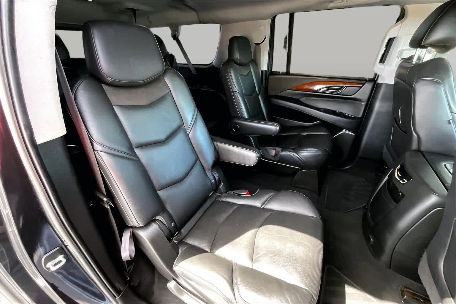 Used 2019 Cadillac Escalade ESV Luxury AWD/4WD image 20