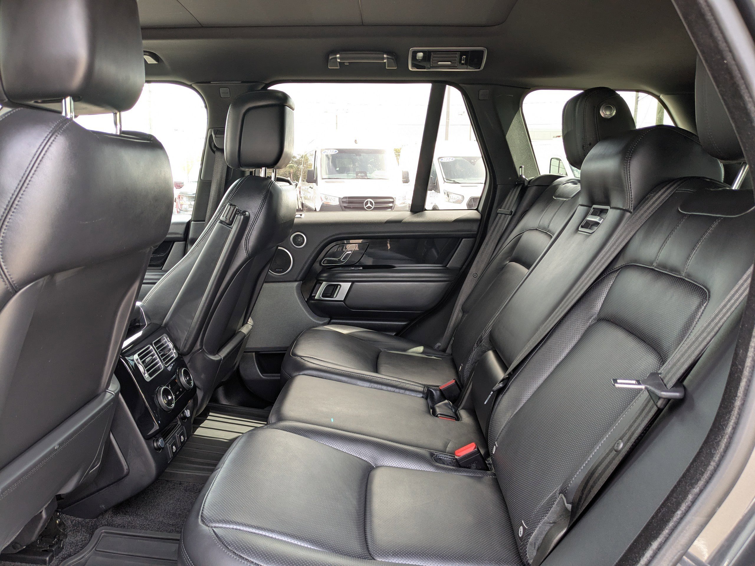 Used 2022 Land Rover Range Rover Westminster Edition image 13