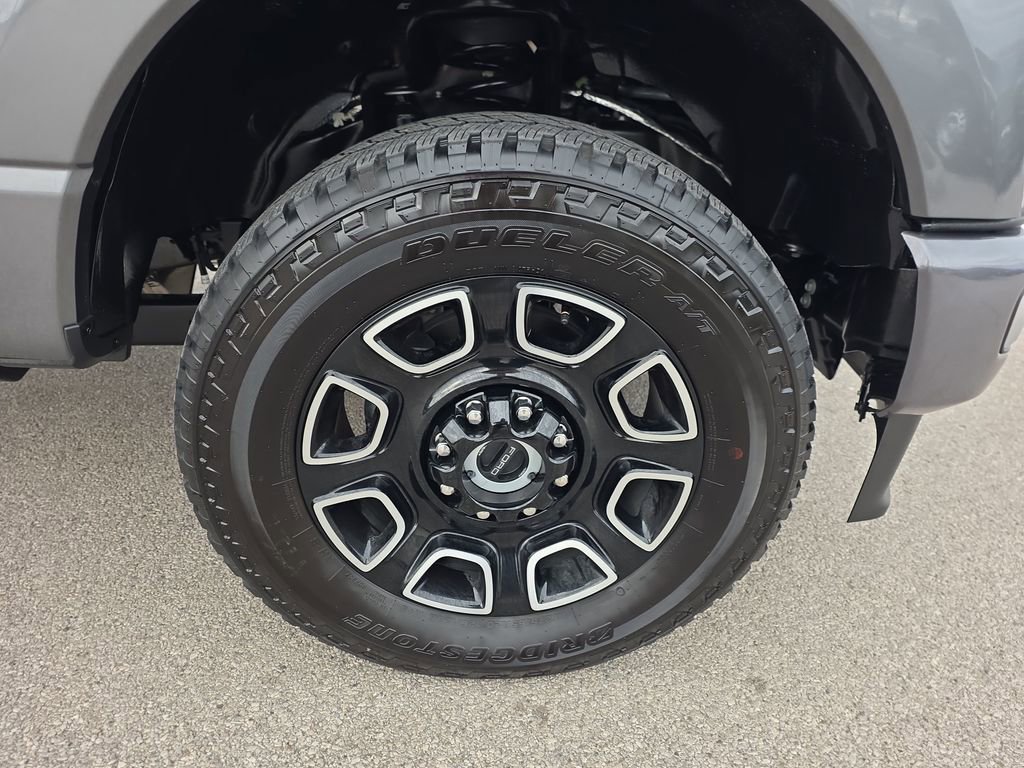 Used 2025 Ford F250 Platinum image 11