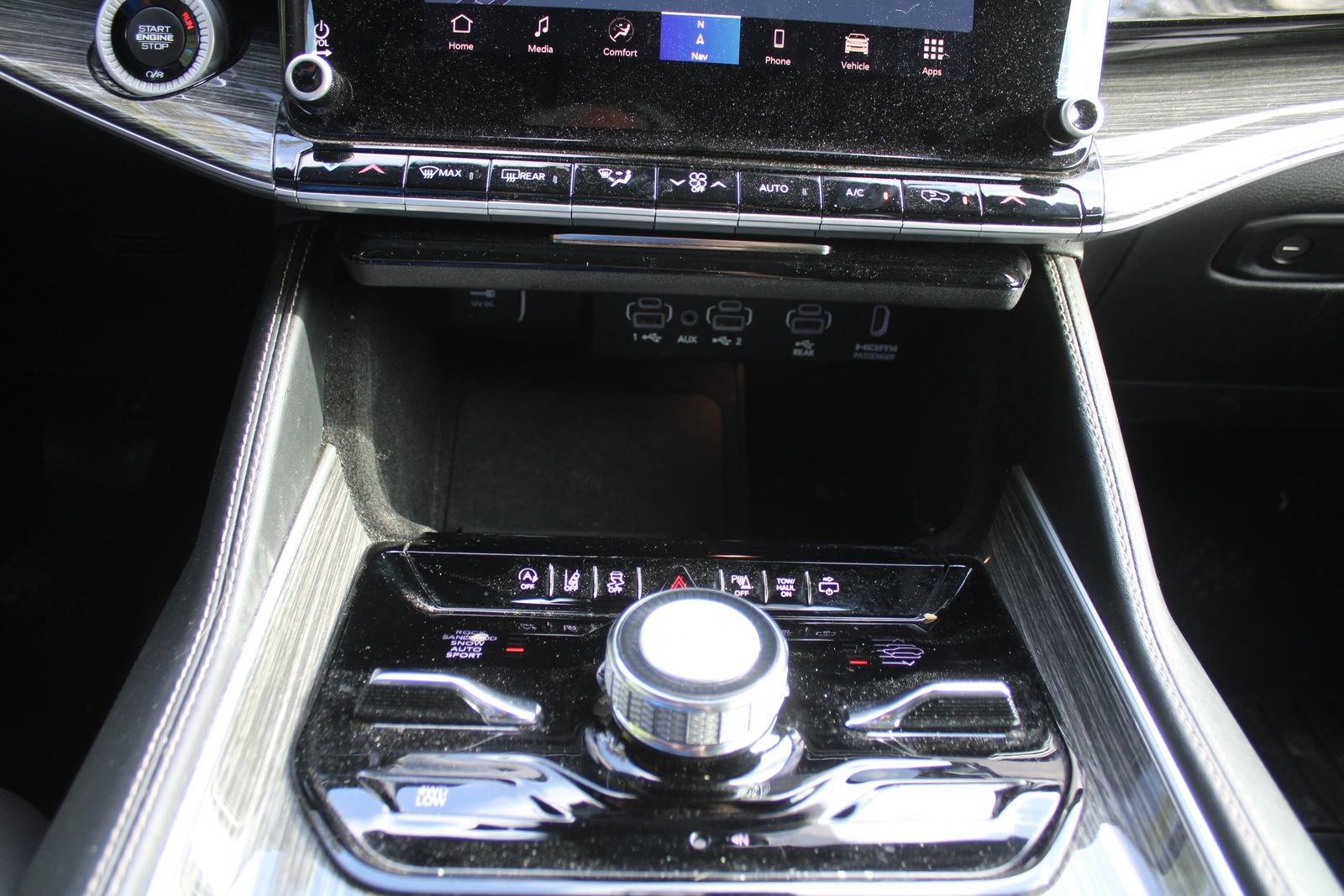 Used 2022 Jeep Wagoneer Series III w/ Rear Seat Video Group 1 image 42