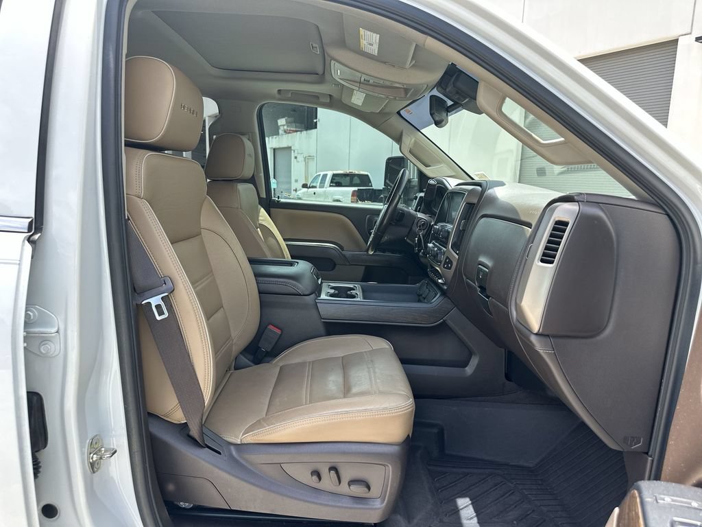 Certified 2019 GMC Sierra 2500 Denali w/ Duramax Plus Package AWD/4WD image 28