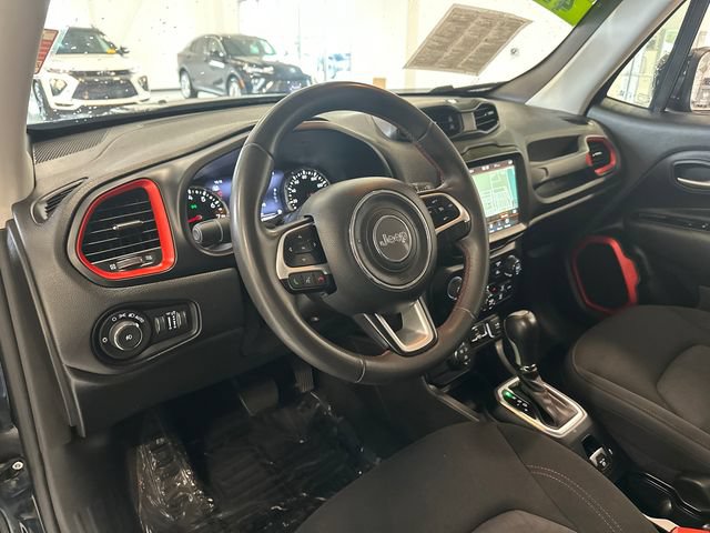 Used 2023 Jeep Renegade Trailhawk AWD/4WD image 12