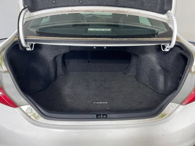 Used 2012 Toyota Camry SE FWD image 12