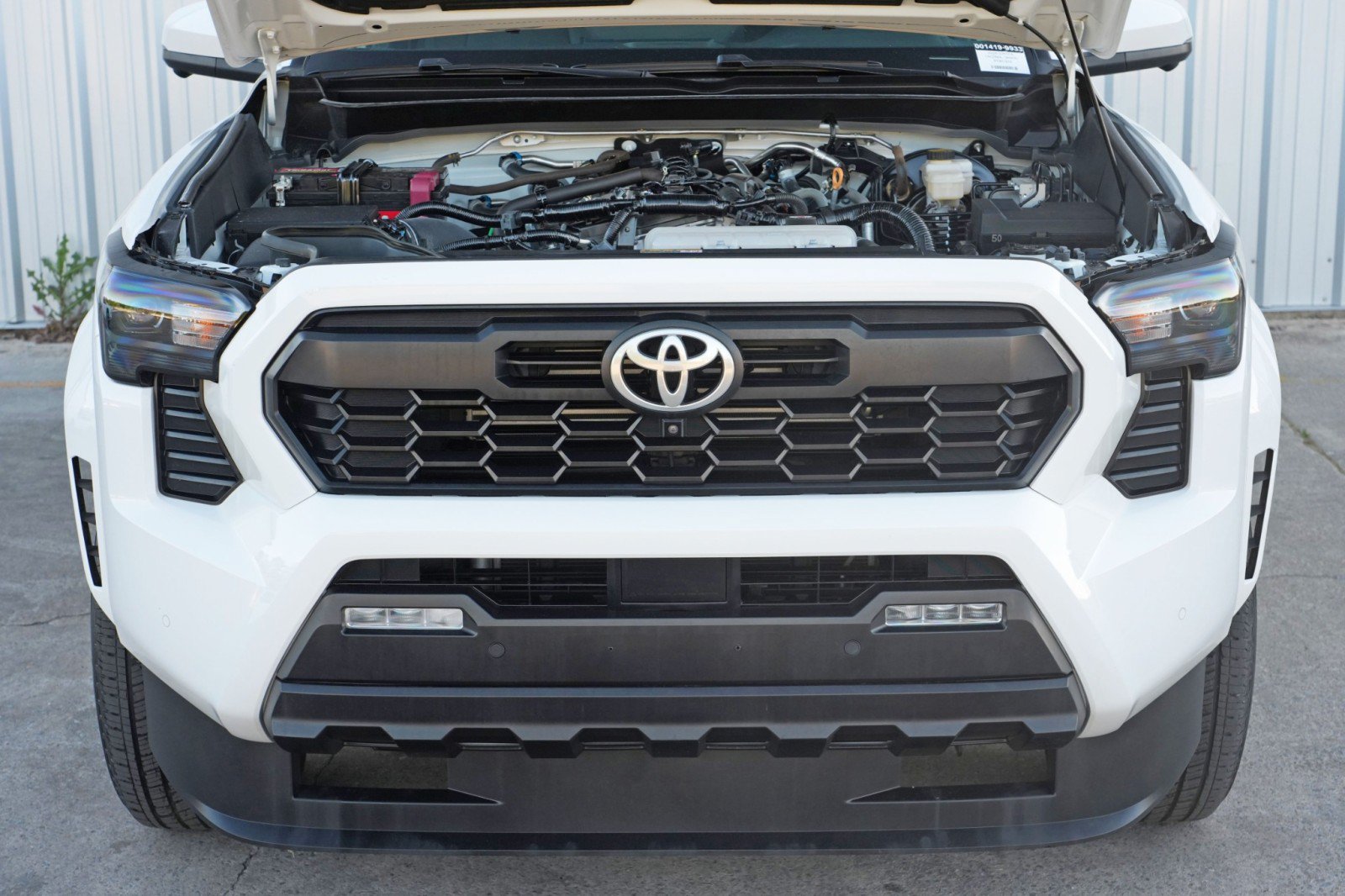 Used 2024 Toyota Tacoma TRD Sport w/ TRD Sport Premium Package AWD/4WD image 8
