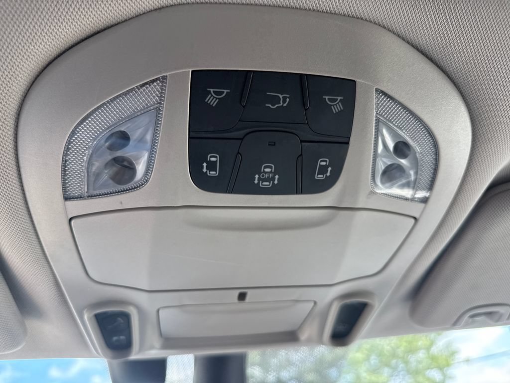 Used 2022 Chrysler Pacifica Limited FWD image 38