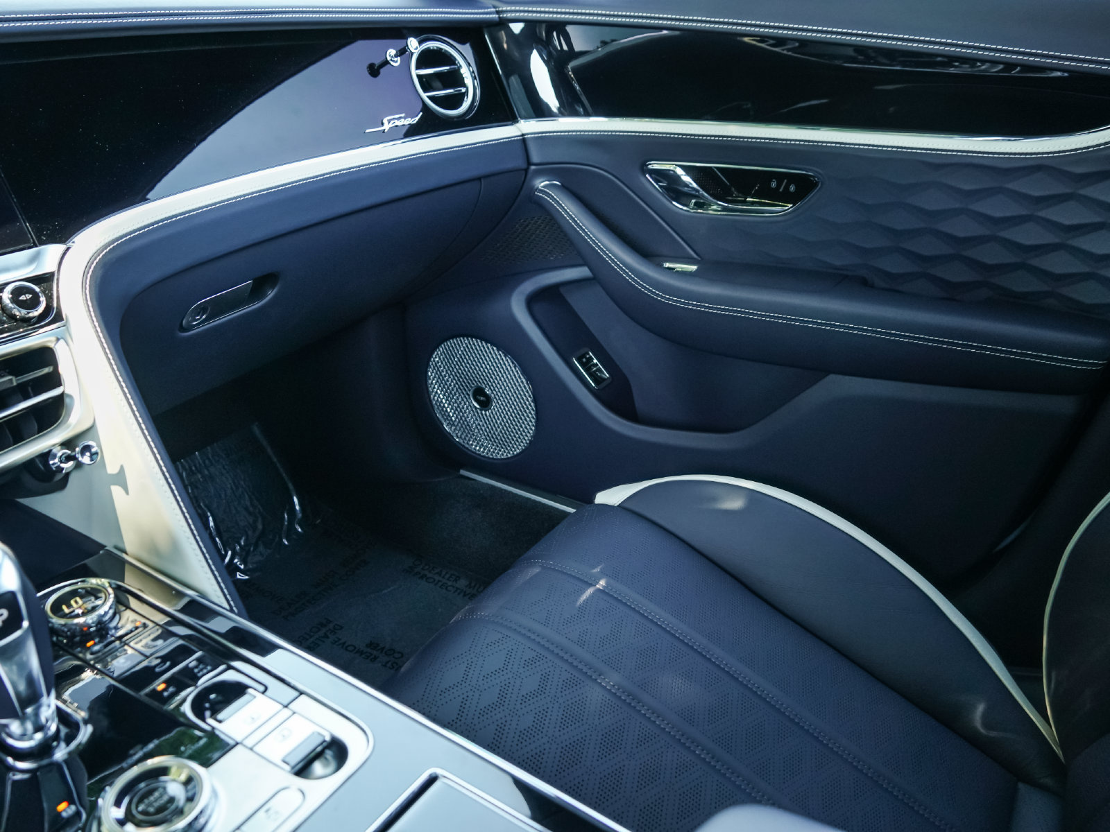 New 2025 Bentley Flying Spur Plug-In Hybrid AWD/4WD image 19