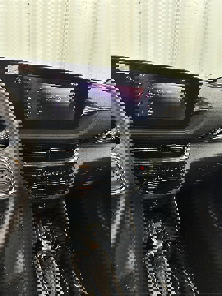 Used 2025 Buick Envista Avenir image 20