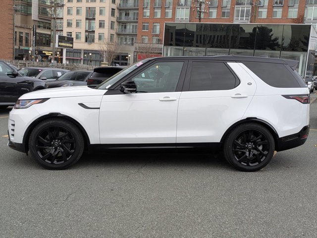 Used 2025 Land Rover Discovery Dynamic SE image 9