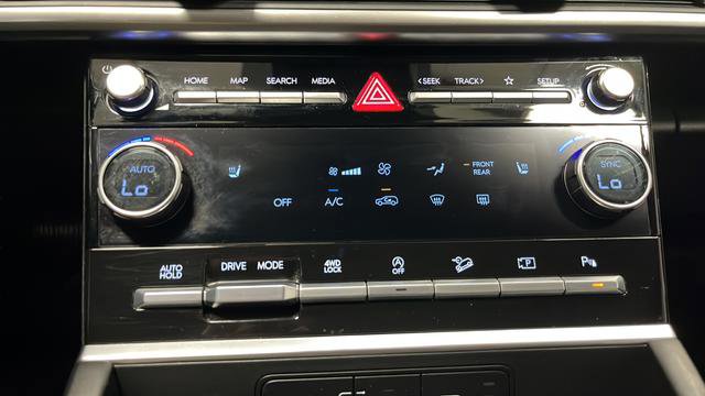 Used 2024 Hyundai Santa Fe XRT AWD/4WD image 18