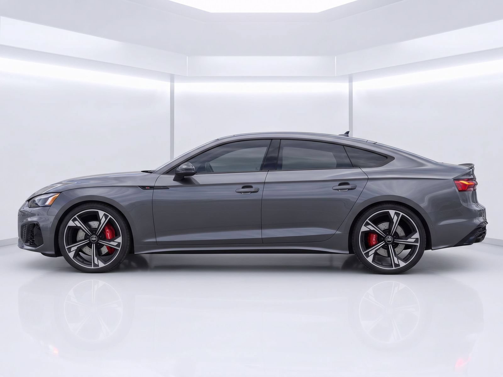 Used 2025 Audi RS 5 Sportback AWD/4WD image 2