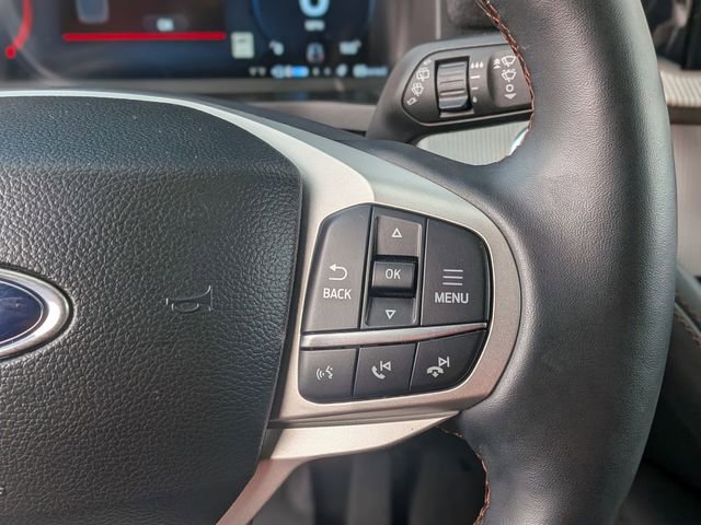 Used 2025 Ford Explorer Active w/ Active Comfort Package image 17