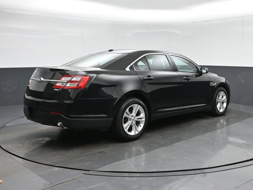 Used 2018 Ford Taurus SEL image 7