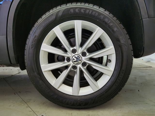 Used 2017 Volkswagen Tiguan Limited w/ Alloy Wheels Package image 27