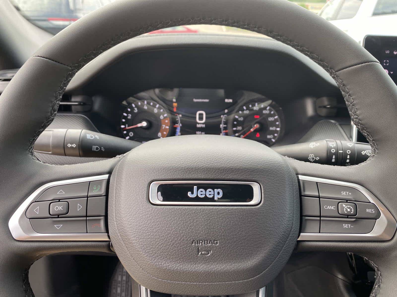 Used 2026 Jeep Compass Latitude AWD/4WD image 15