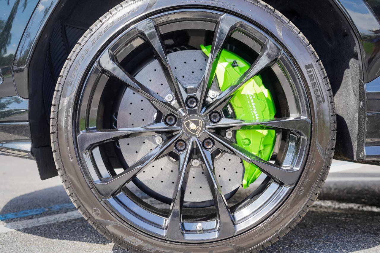 Used 2019 Lamborghini Urus AWD/4WD image 7