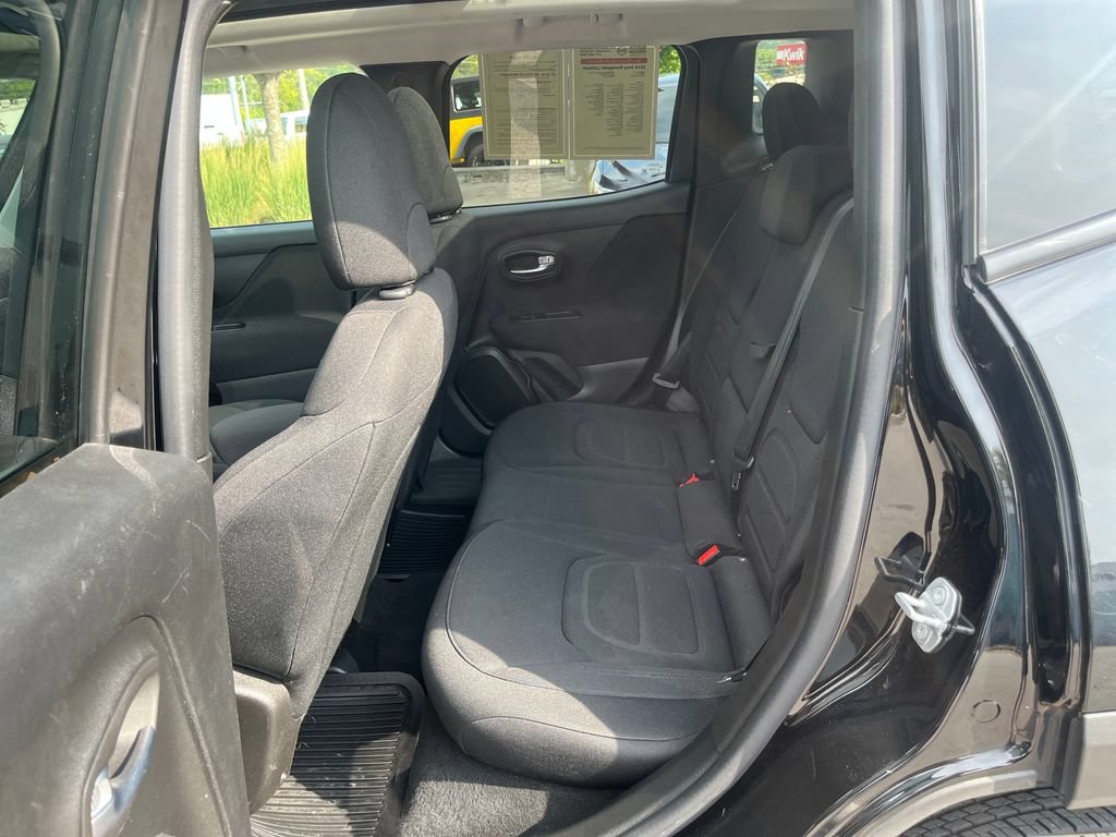 Used 2019 Jeep Renegade Latitude w/ Cold Weather Group AWD/4WD image 25