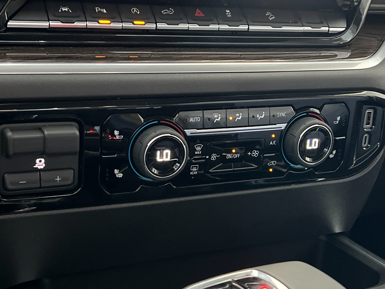 New 2026 Chevrolet Silverado 1500 LT Trail Boss w/ LT Trail Boss Premium Package AWD/4WD image 19