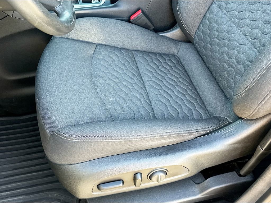 Used 2020 Chevrolet Equinox LT image 18