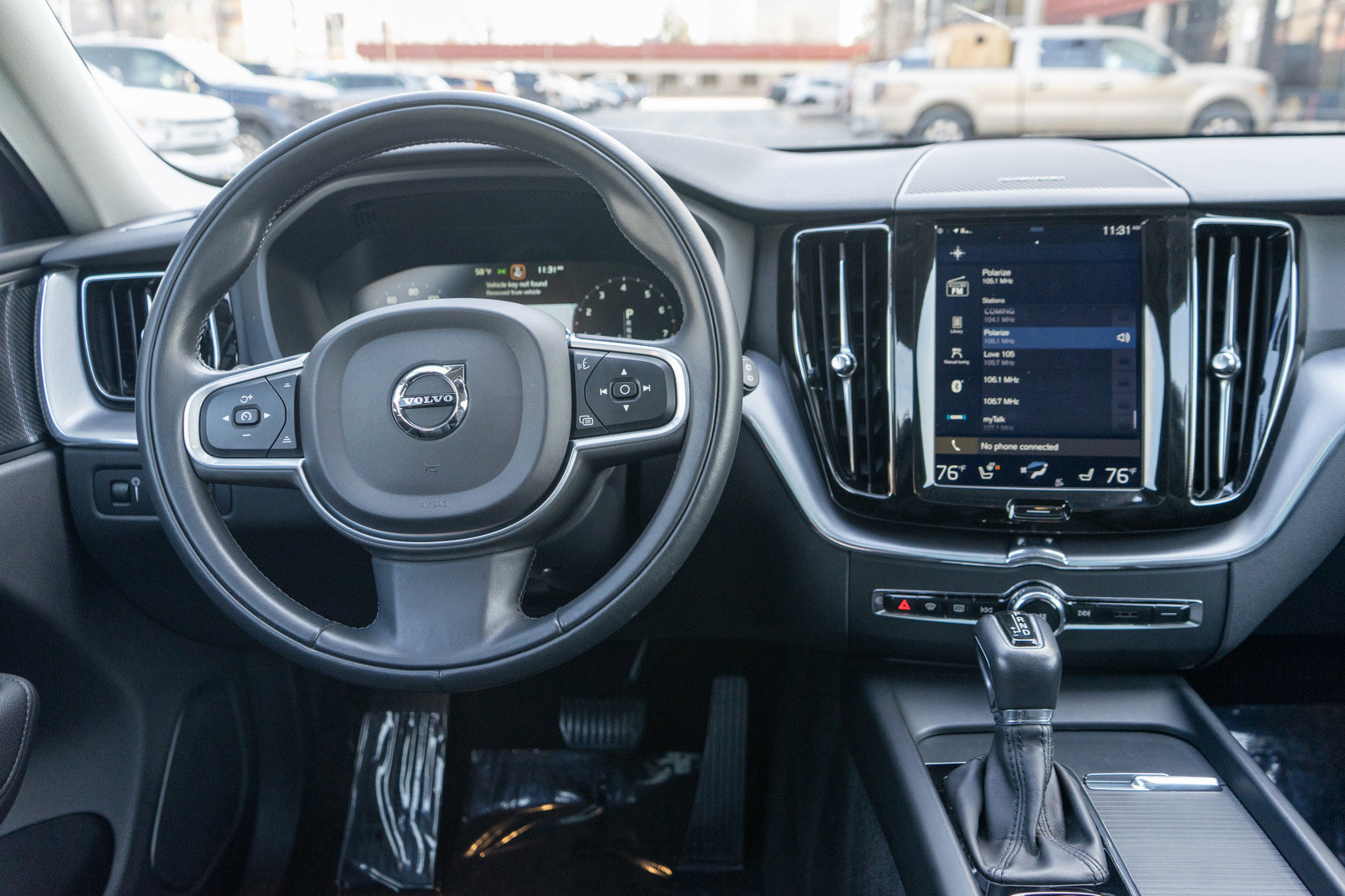 Used 2019 Volvo XC60 T6 Momentum w/ Advanced Package image 13