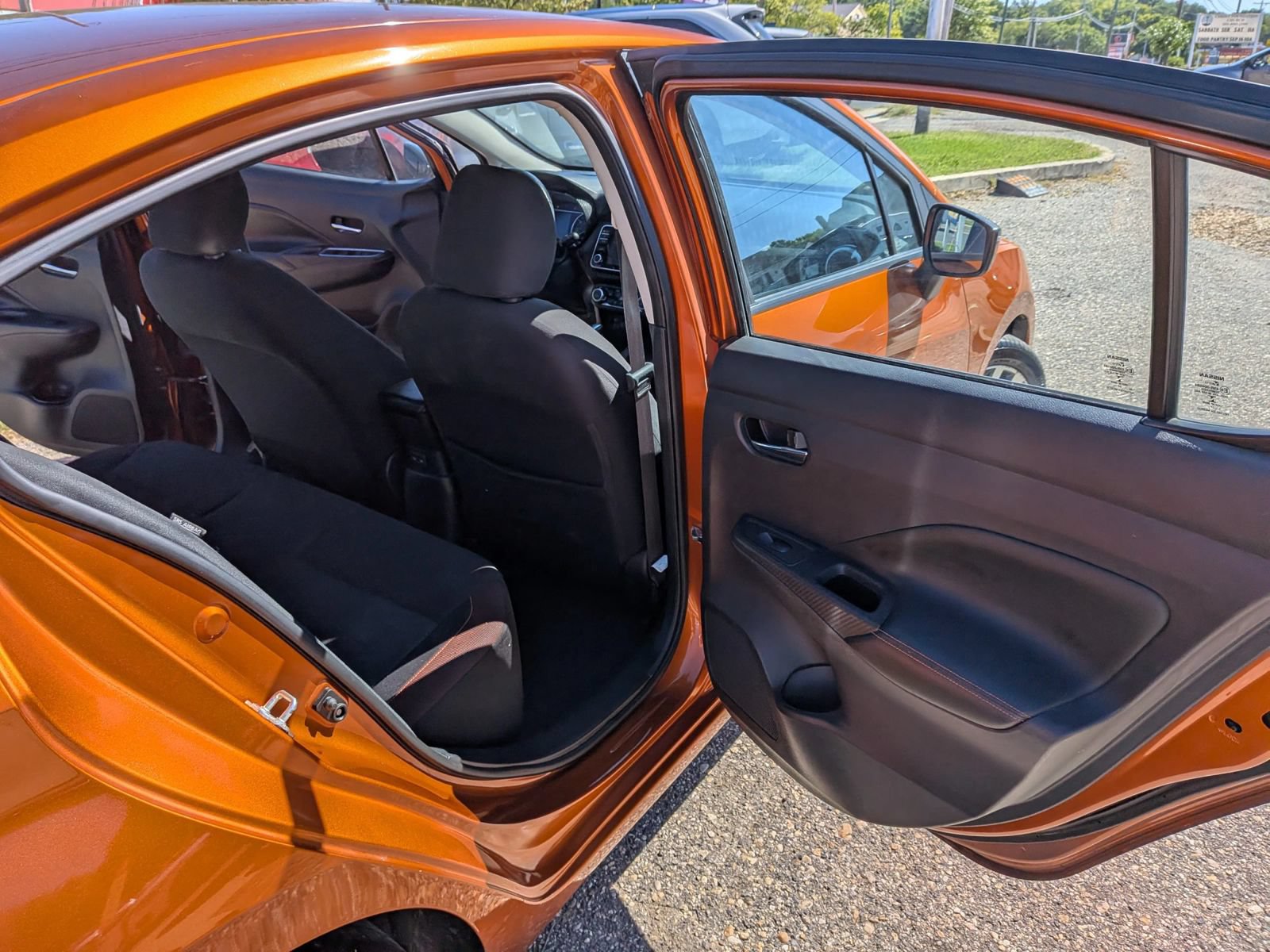 Used 2021 Nissan Versa SR w/ Convenience Package FWD image 31