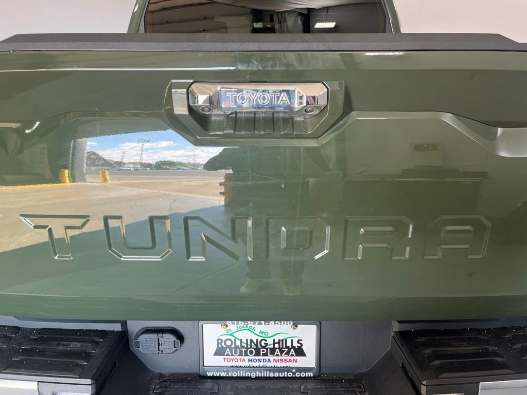 Used 2023 Toyota Tundra Limited AWD/4WD image 46