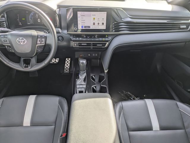 Used 2025 Toyota Camry SE image 11