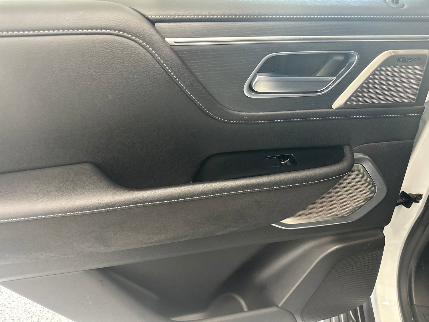 Used 2025 INFINITI QX80 Sensory AWD/4WD image 17