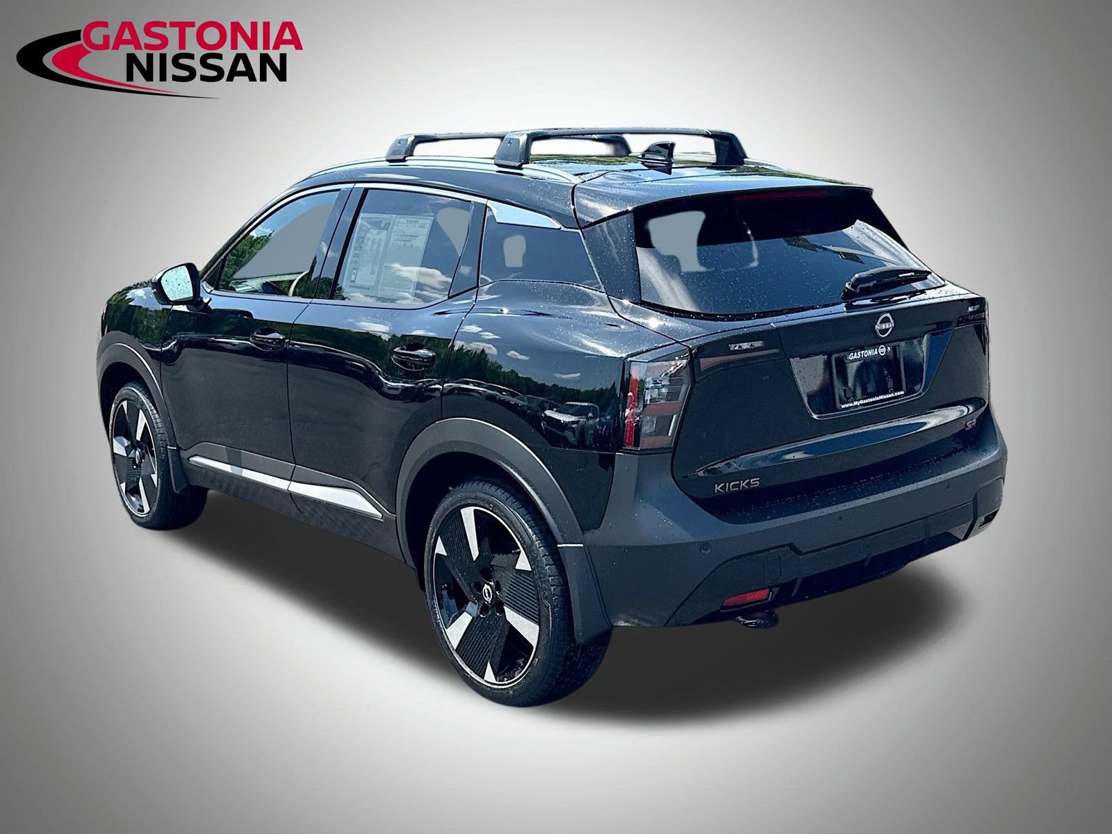 Used 2026 Nissan Kicks SR FWD image 6