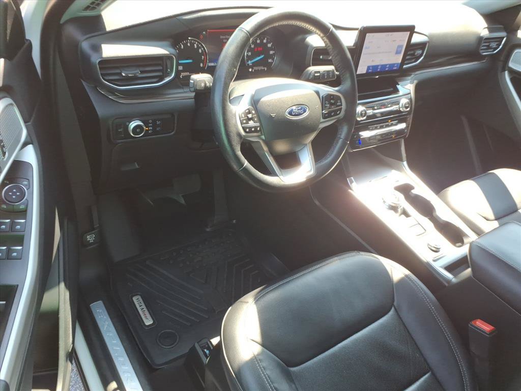 Used 2023 Ford Explorer Limited AWD/4WD image 18