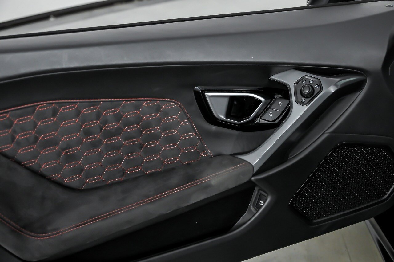 Used 2018 Lamborghini Huracan LP 580-2 RWD image 11