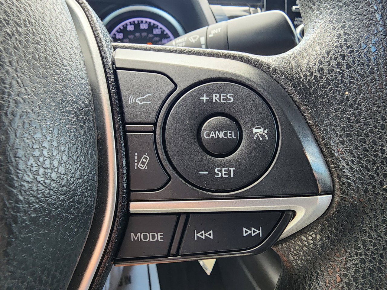 Used 2021 Toyota Camry LE image 21