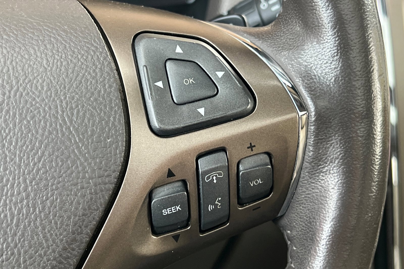 Used 2015 Lincoln MKX AWD w/ Equipment Group 102A image 32