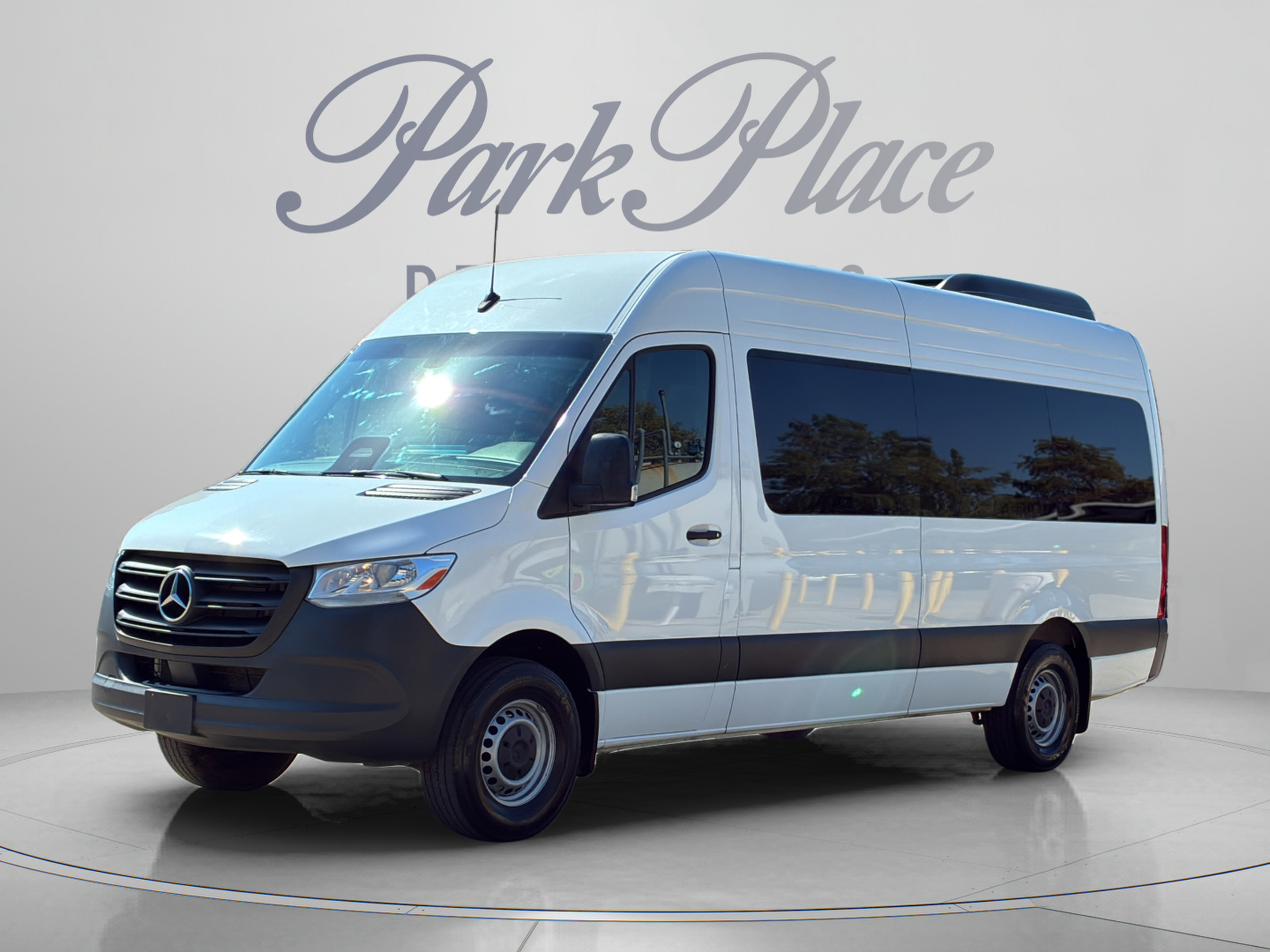 Used 2025 Mercedes-Benz Sprinter 2500 image 1